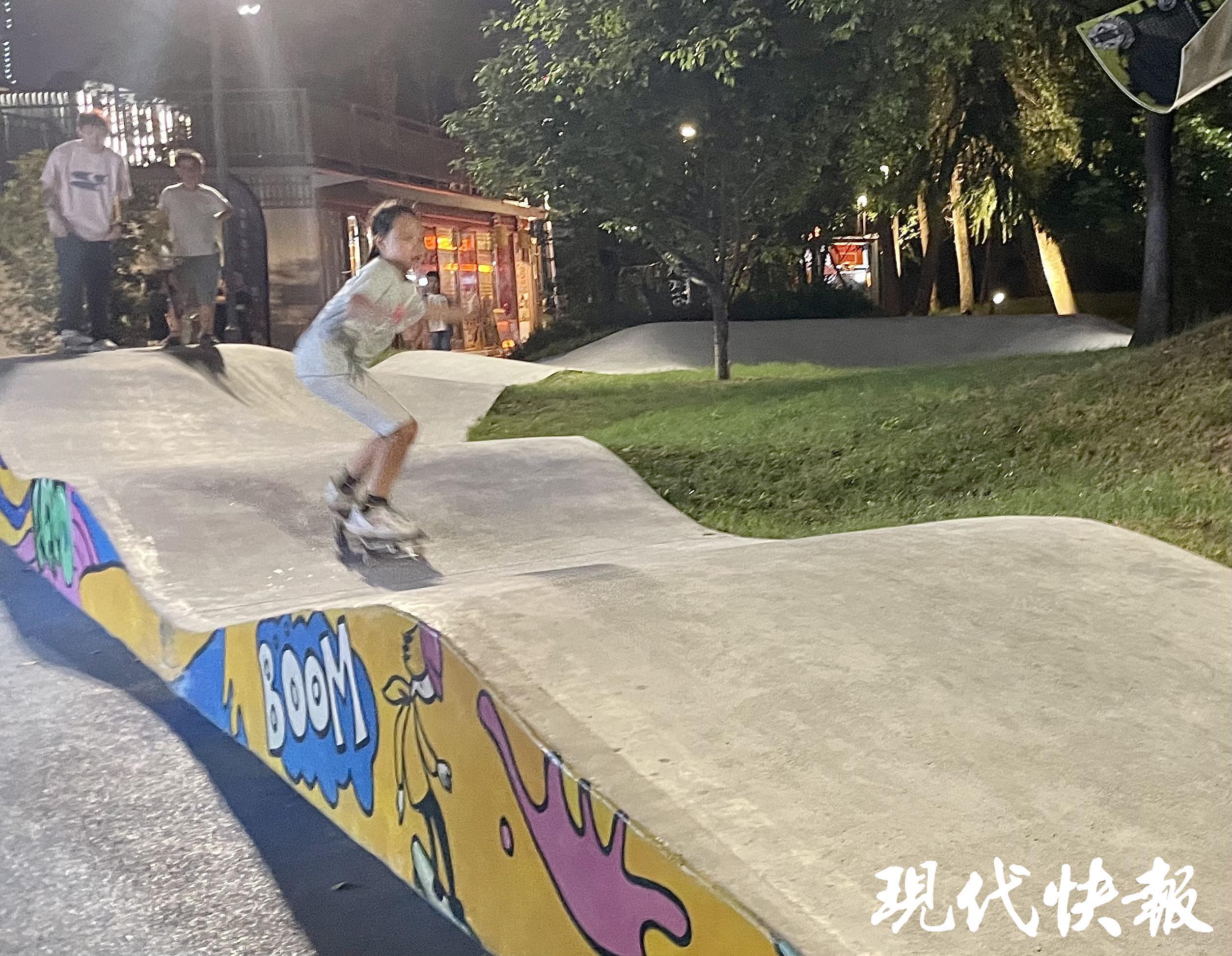 乐鱼leyu文脉华章｜奥运刮起“潮玩”风体育文明的年青态表达(图4)